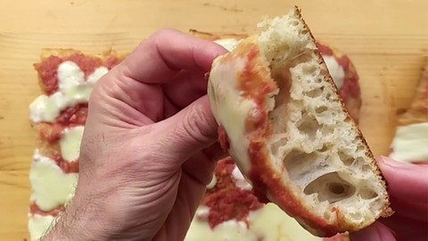 The Easiest Italian Pizza